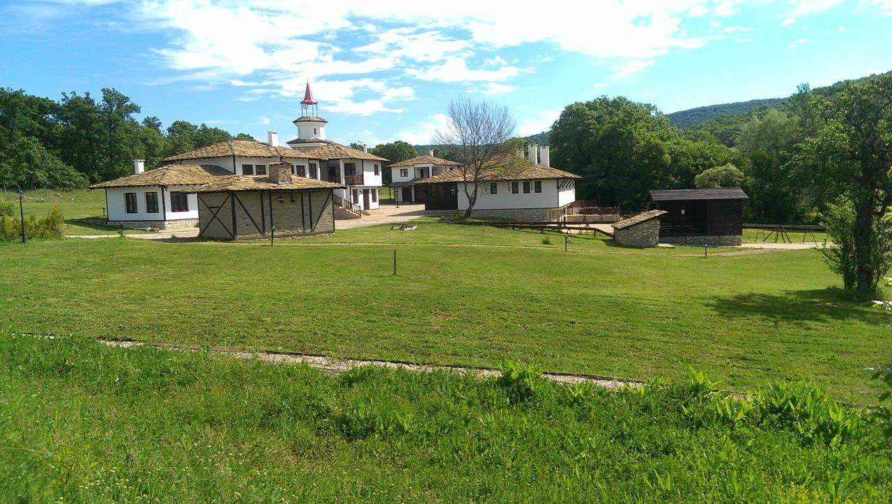 Готель Ethnocomplex Krivini Екстер'єр фото