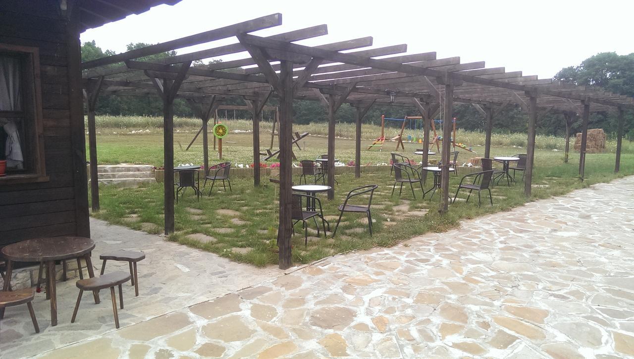Готель Ethnocomplex Krivini Екстер'єр фото